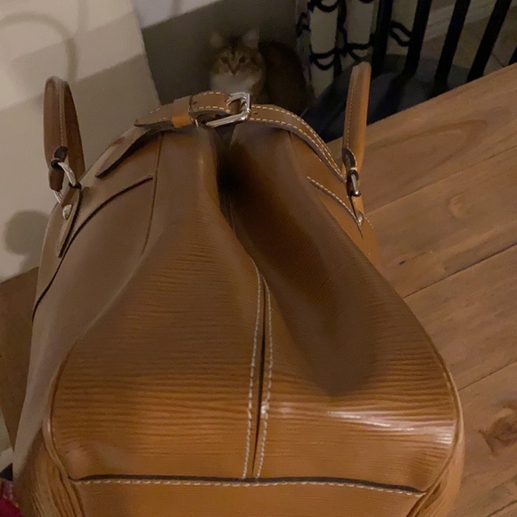 Louis Vuitton Passy Epi Leather - Picture 9 of 14